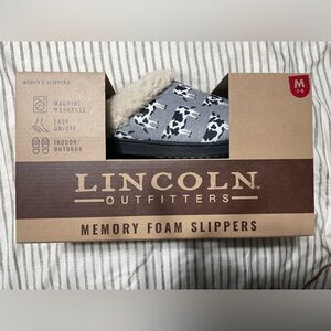 Lincoln Outfitters Women’s Cow Print Slippers Size M